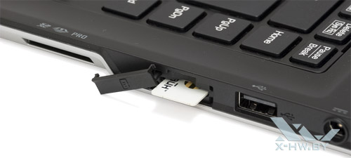 Разъем для SIM-карты на правом торце Fujitsu LIFEBOOK UH572