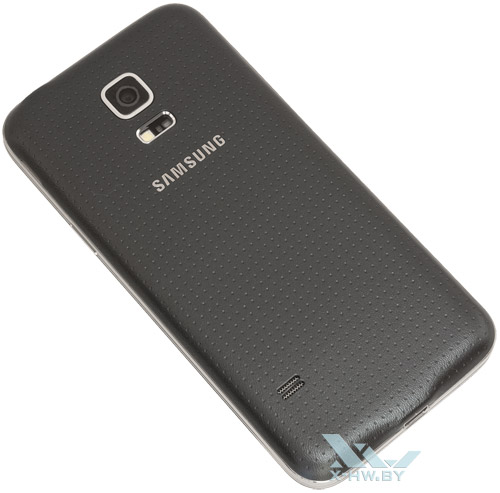 Черный Samsung Galaxy S5 Mini. Вид сзади