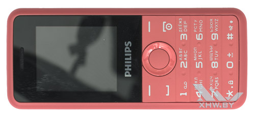 Телефон Philips Xenium E103 имеет привлекательный внешний вид