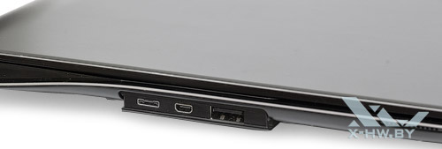Разъемы на левом торце Samsung 900X3A крупным планом
